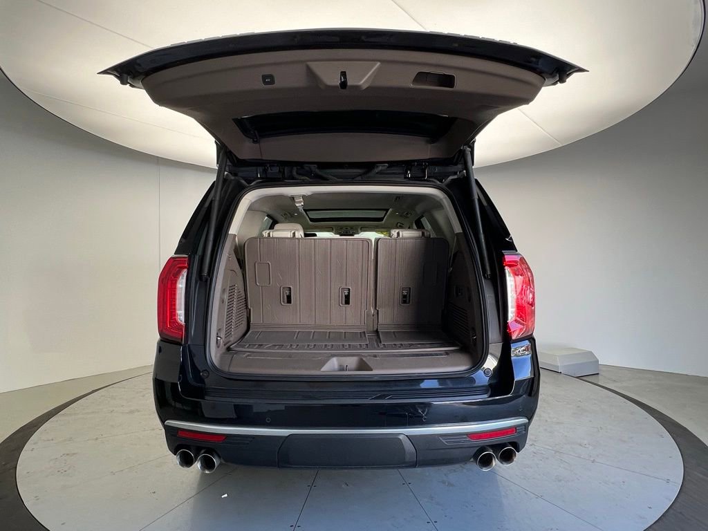 Used 2024 GMC Yukon Denali w/ Advanced Technology Package image 6