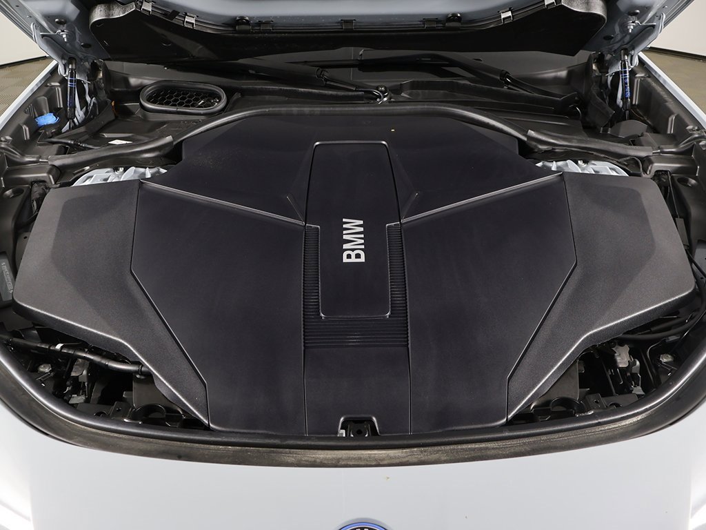 Used 2025 BMW i7 xDrive60 w/ Premium Package image 22