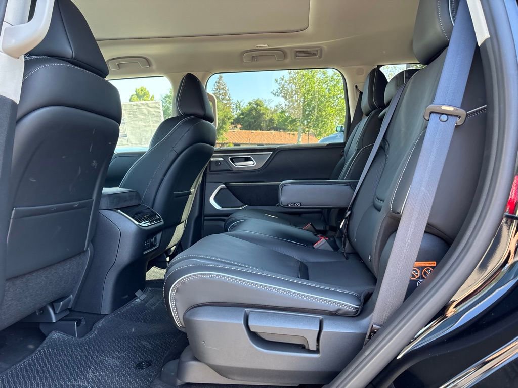 New 2026 INFINITI QX80 Luxe w/ Cargo Package image 12