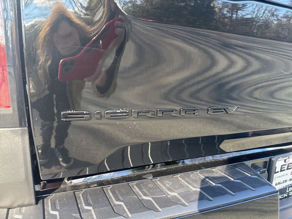 New 2026 GMC Sierra EV Elevation w/ LPO, Elevation Dark Package AWD/4WD image 57