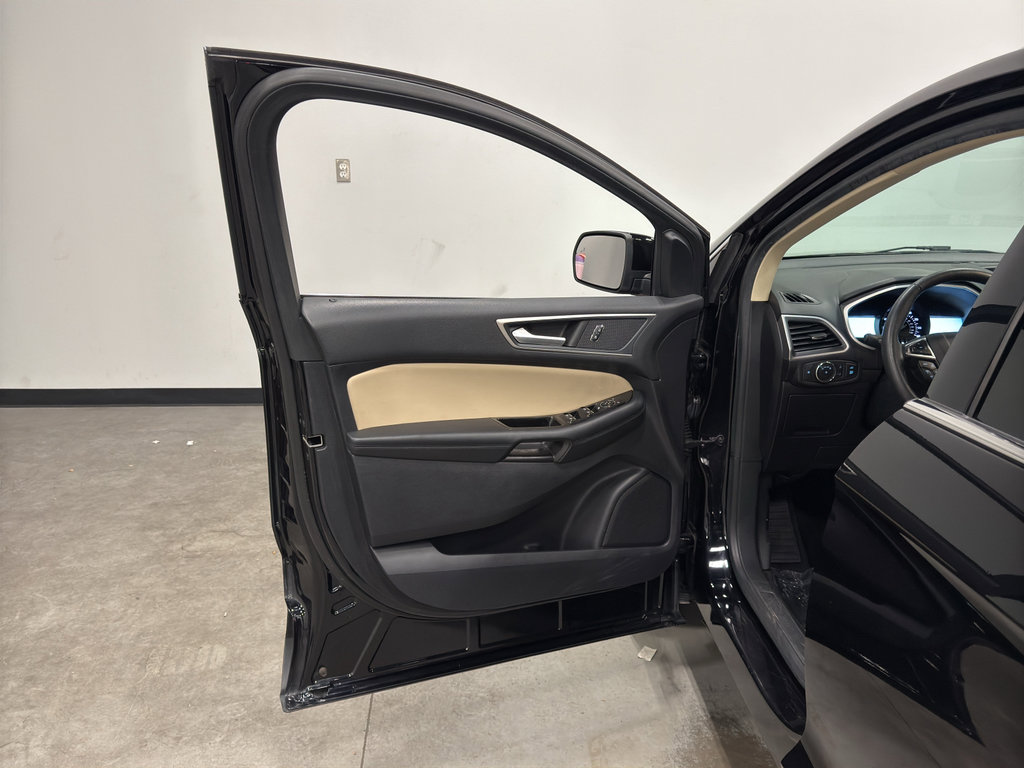 Used 2020 Ford Edge SEL w/ Convenience Package image 9