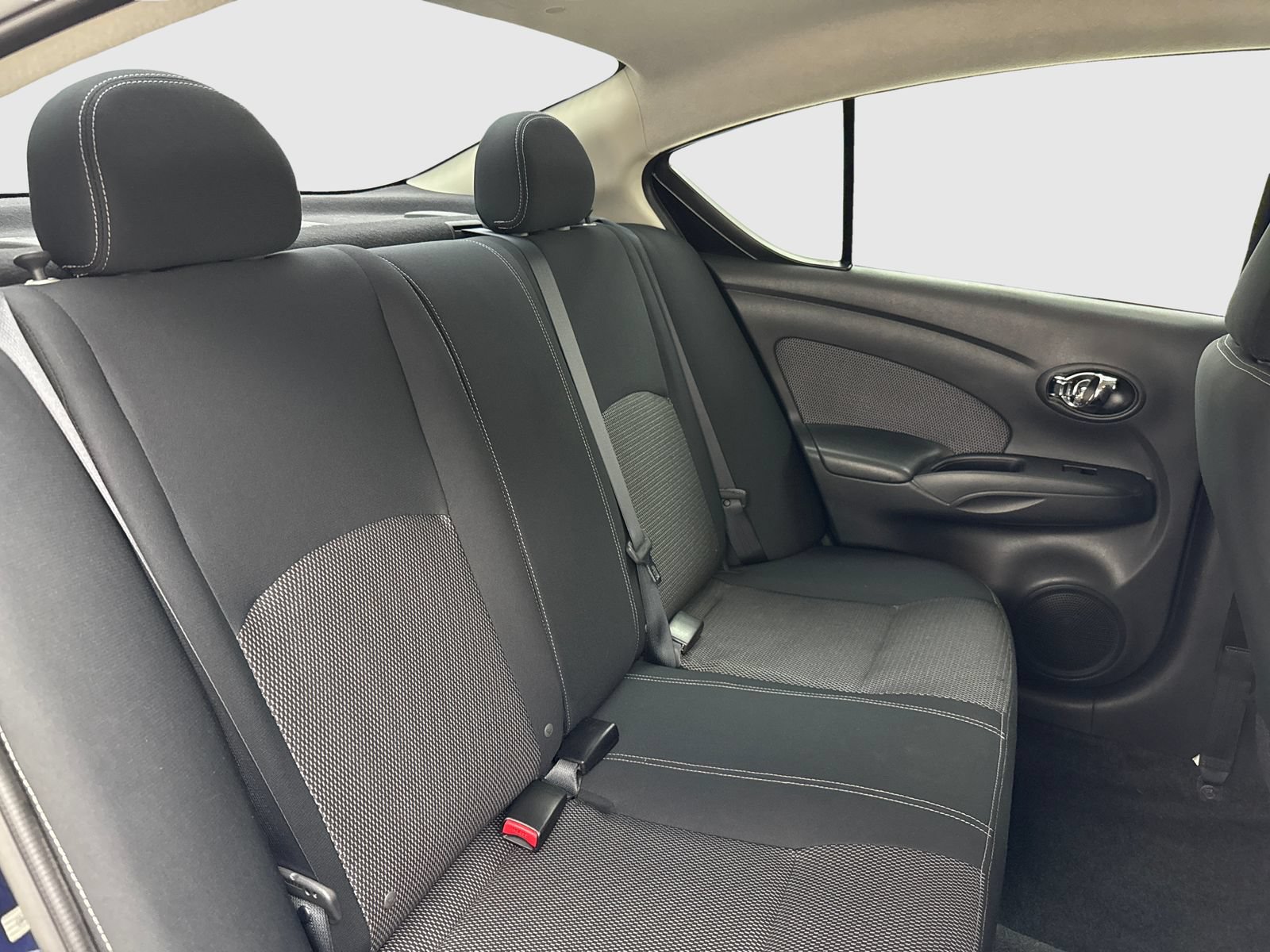 Used 2014 Nissan Versa SV FWD image 38