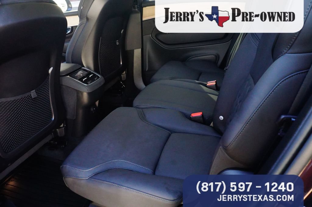 Used 2025 Volvo XC90 B6 Core w/ Protection Package Premier AWD/4WD image 19