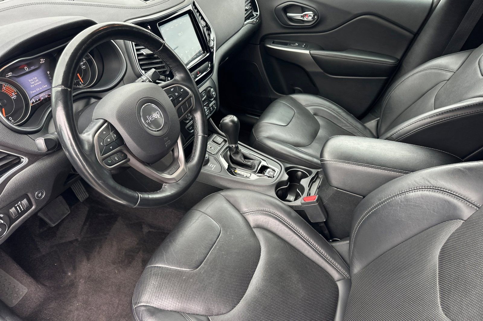 Used 2019 Jeep Cherokee Limited image 10