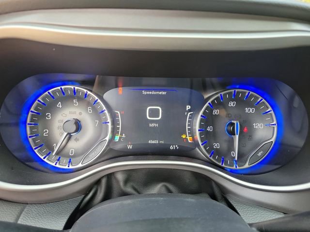 Used 2025 Chrysler Pacifica Select image 31