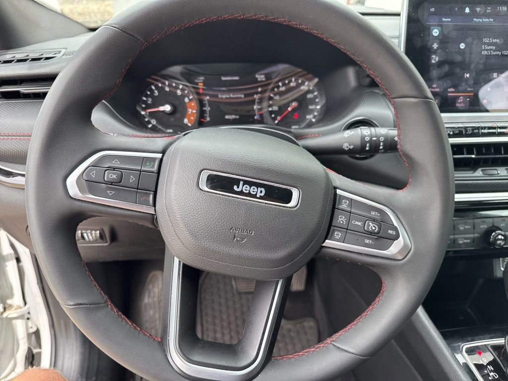 Used 2025 Jeep Compass Trailhawk AWD/4WD image 12