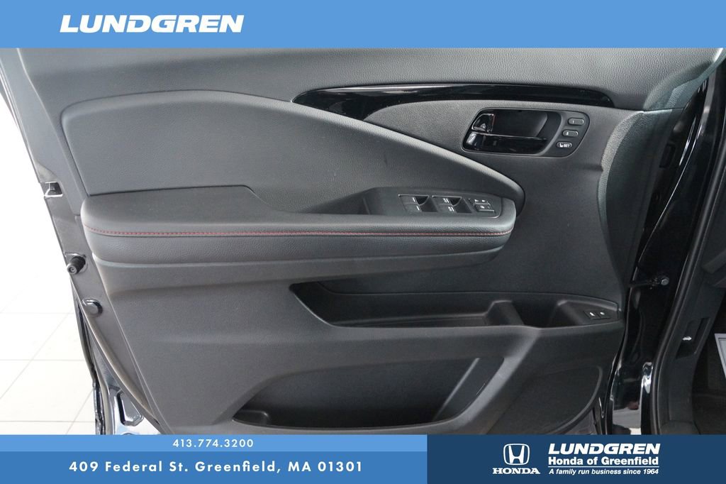 Used 2024 Honda Passport Black Edition image 13