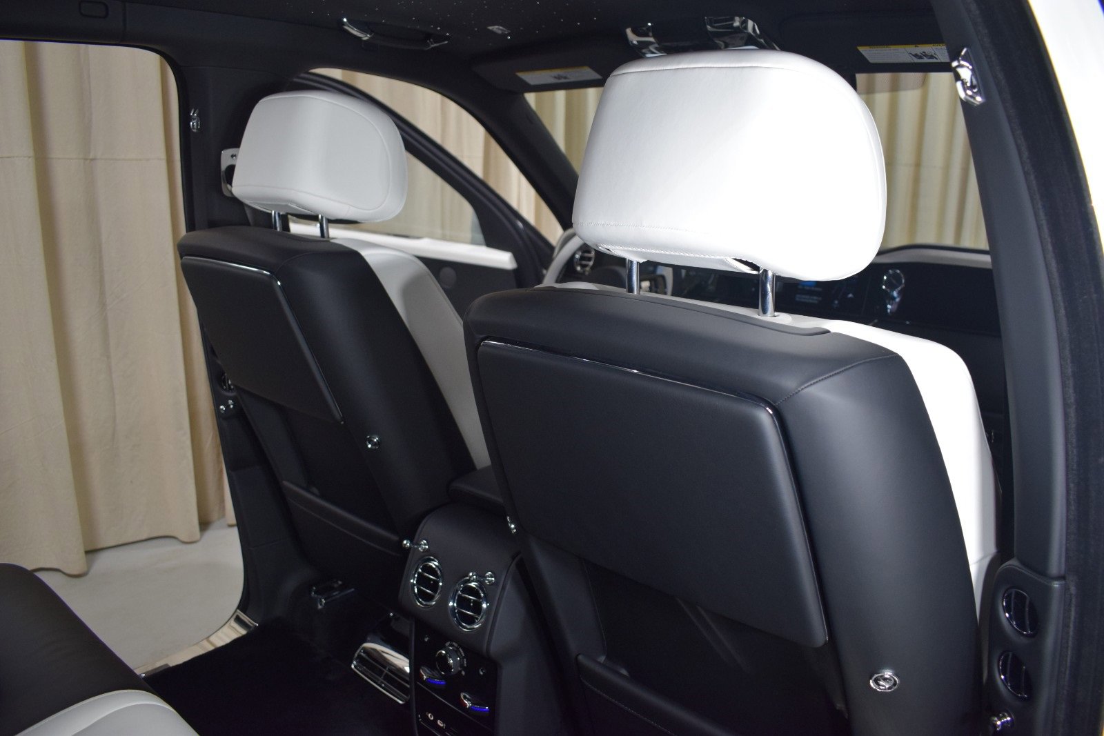 New 2026 Rolls-Royce Cullinan image 20