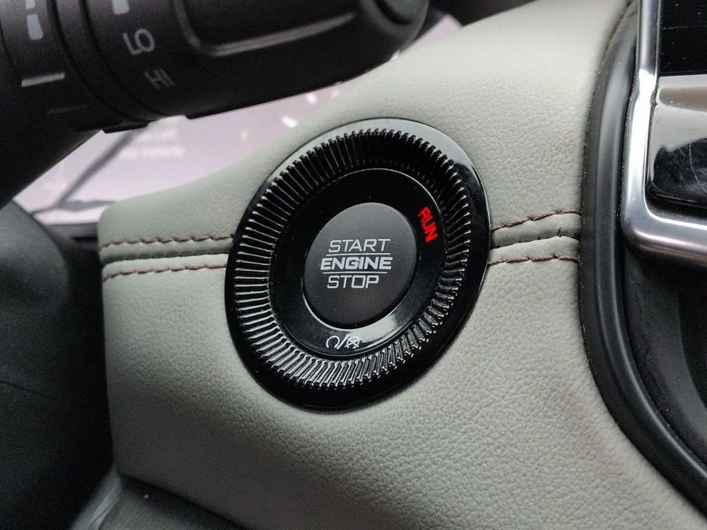 Used 2023 Jeep Compass Limited image 20