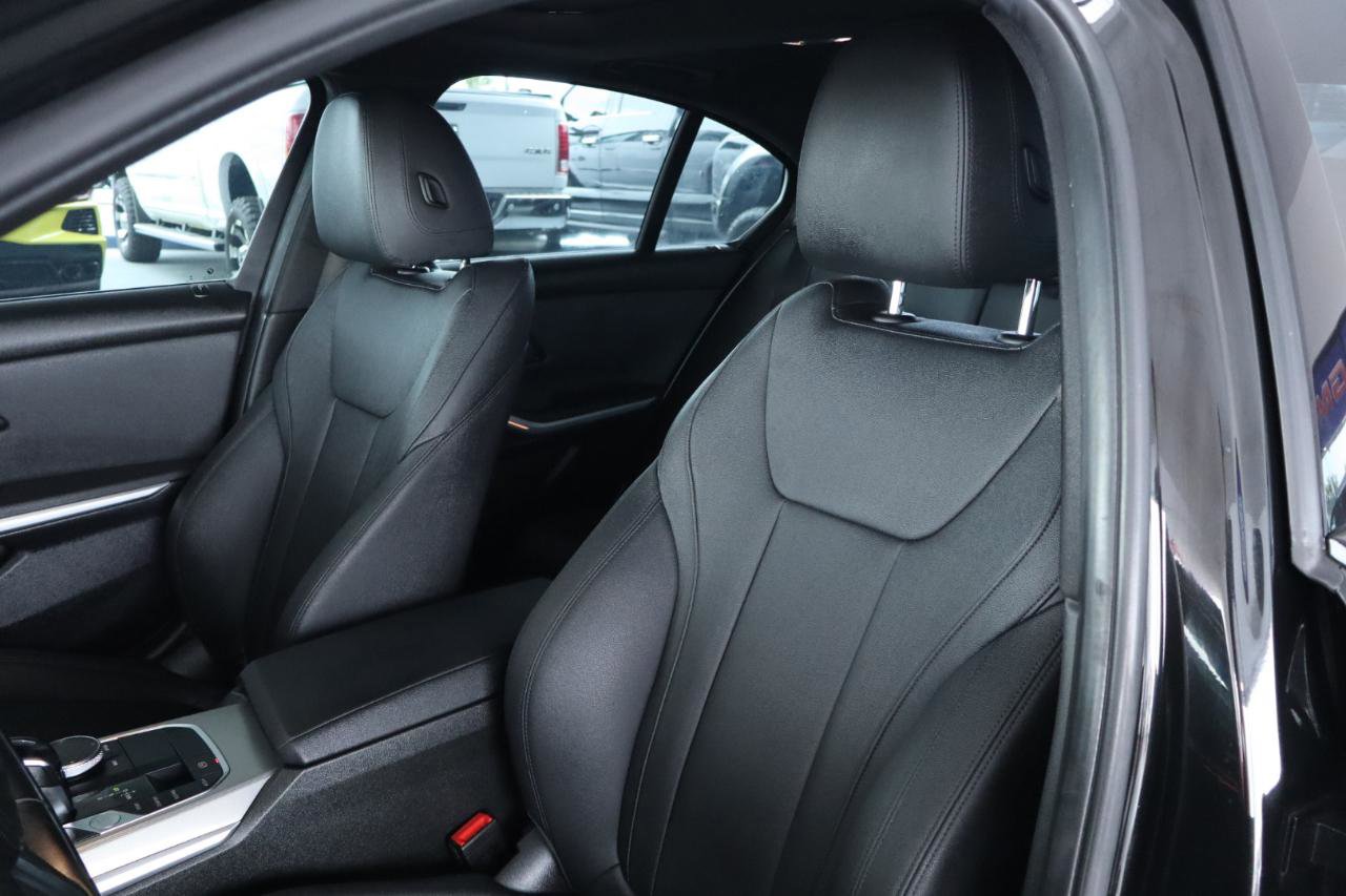 Used 2020 BMW 330i Sedan w/ M Sport Package image 14