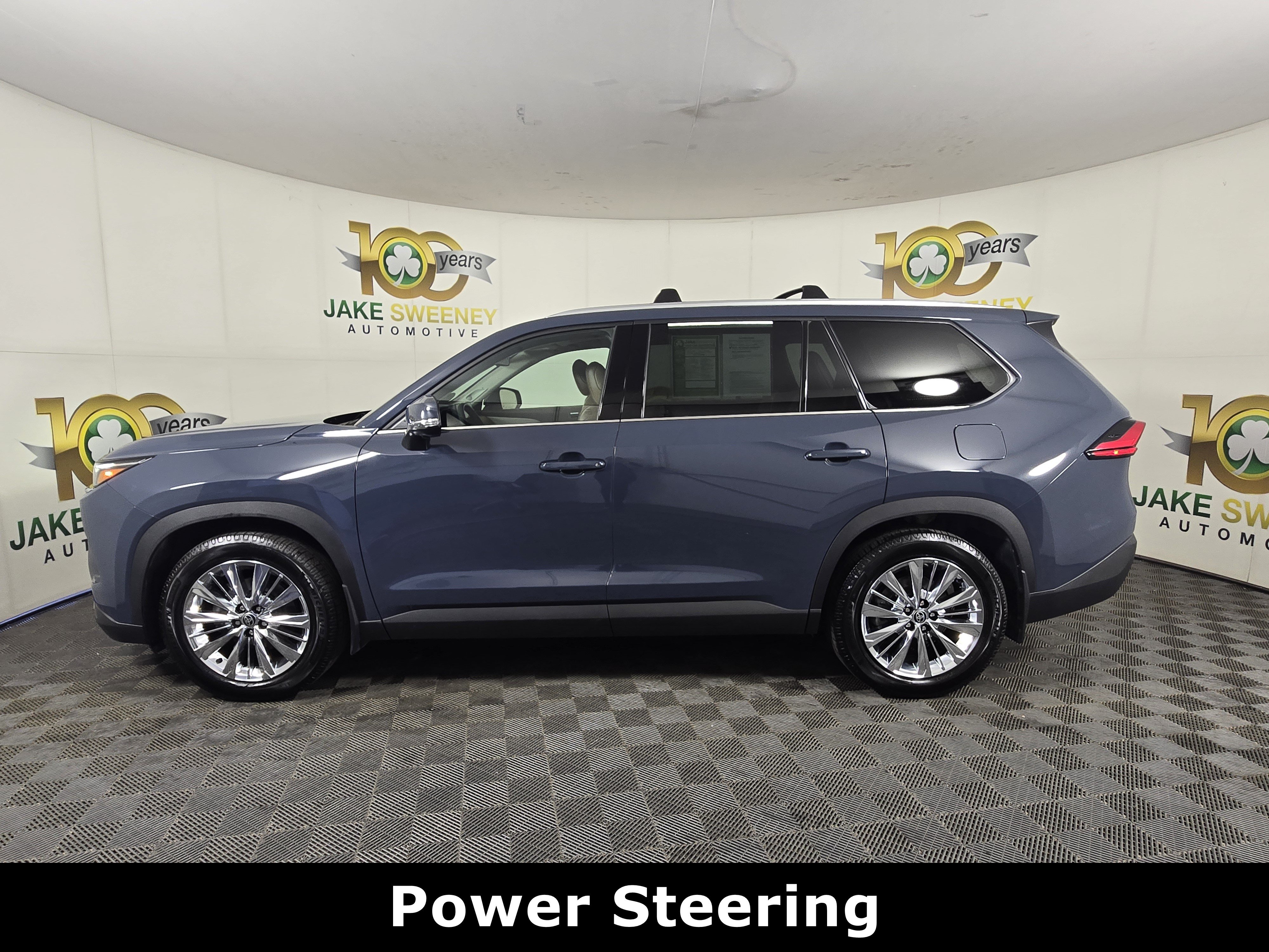Used 2024 Toyota Grand Highlander AWD image 4