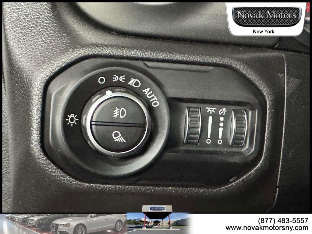 Used 2021 Jeep Gladiator Overland AWD/4WD image 16