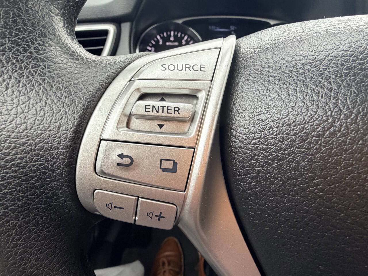 Used 2014 Nissan Rogue SV w/ SV Premium Package AWD/4WD image 57