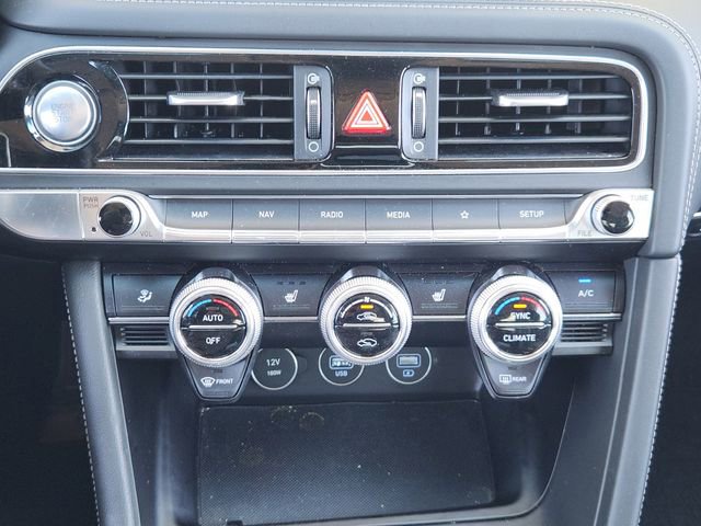 Used 2023 Genesis G70 2.0T image 14