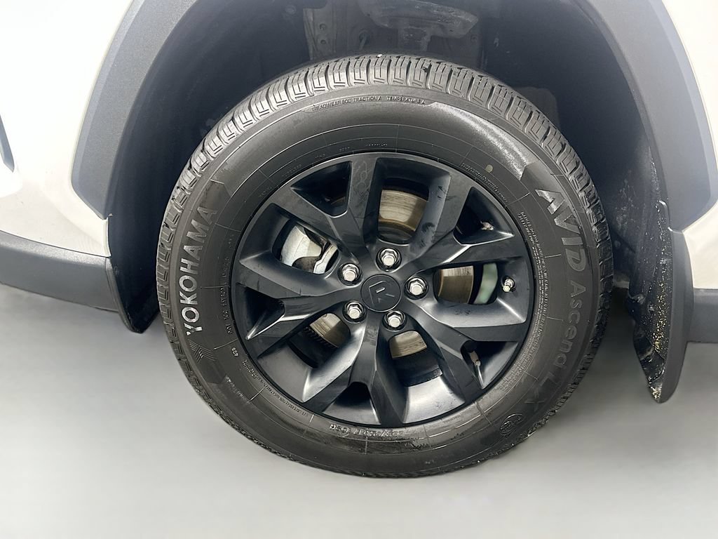 Certified 2025 Toyota RAV4 LE FWD image 30