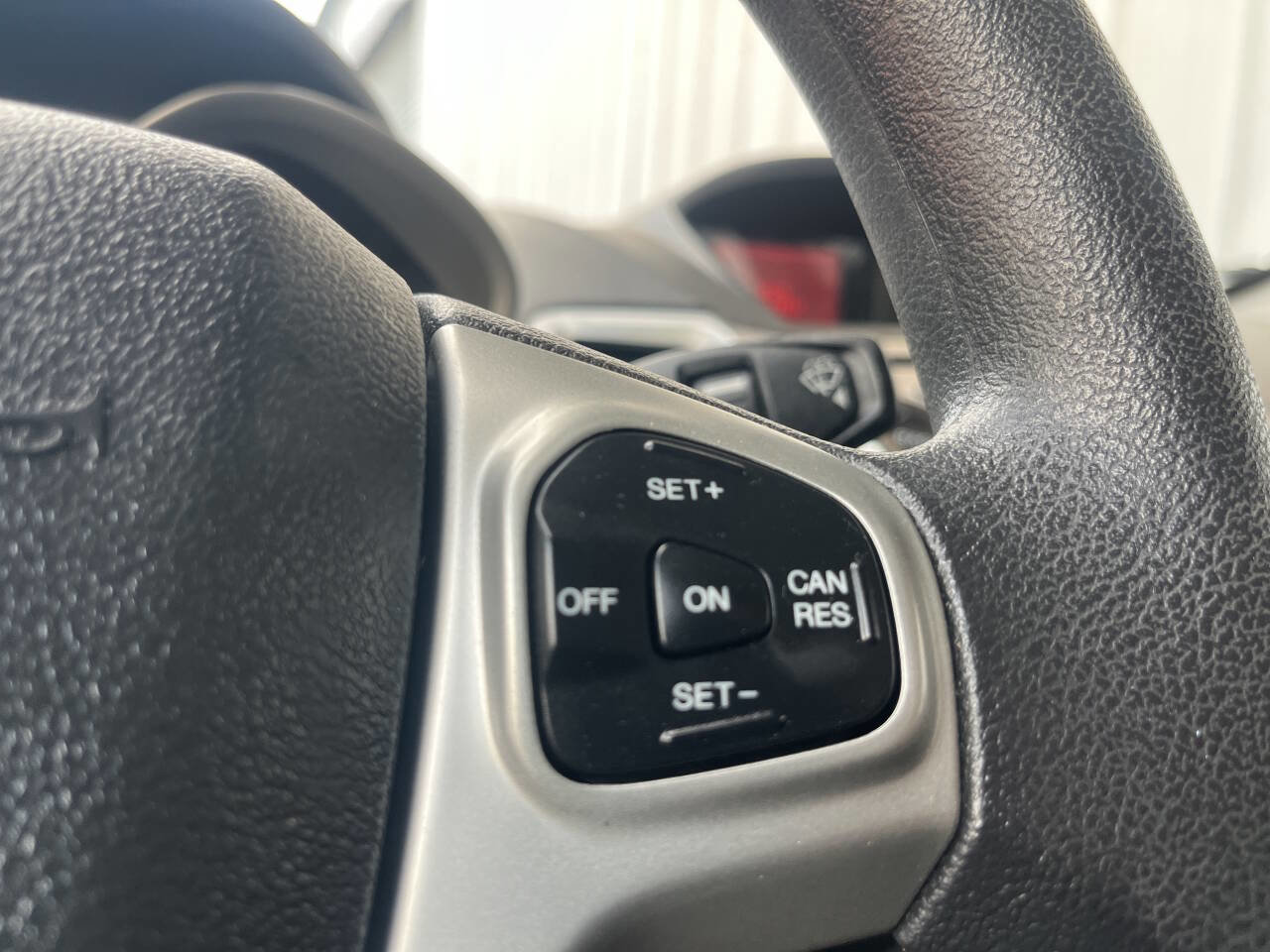 Used 2013 Ford Fiesta SE image 27