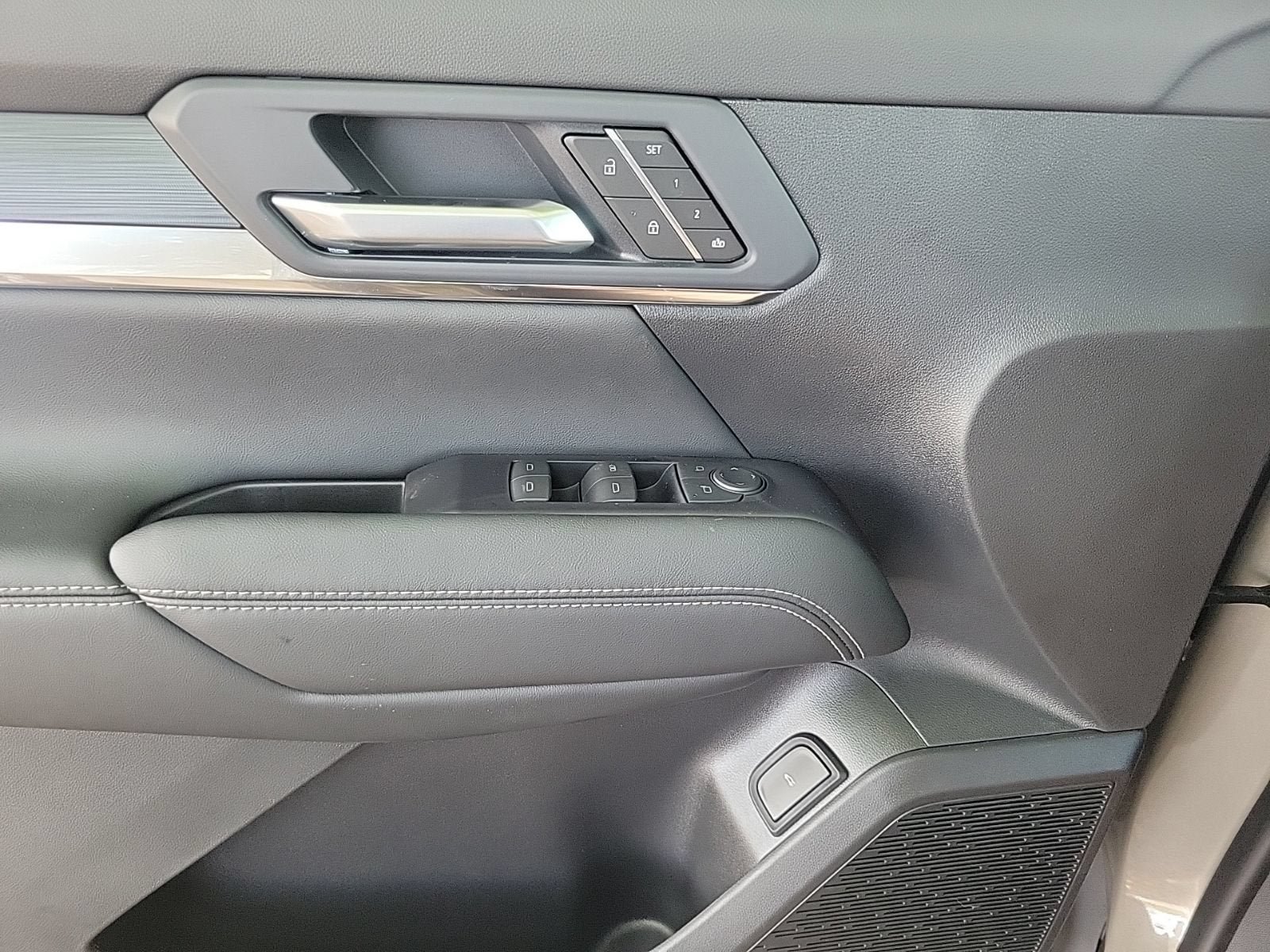 New 2027 GMC Terrain Elevation w/ Elevation Premium Package FWD image 14