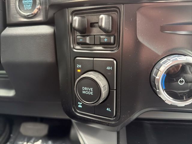 New 2026 Ford F250 Lariat w/ Black Appearance Package image 17