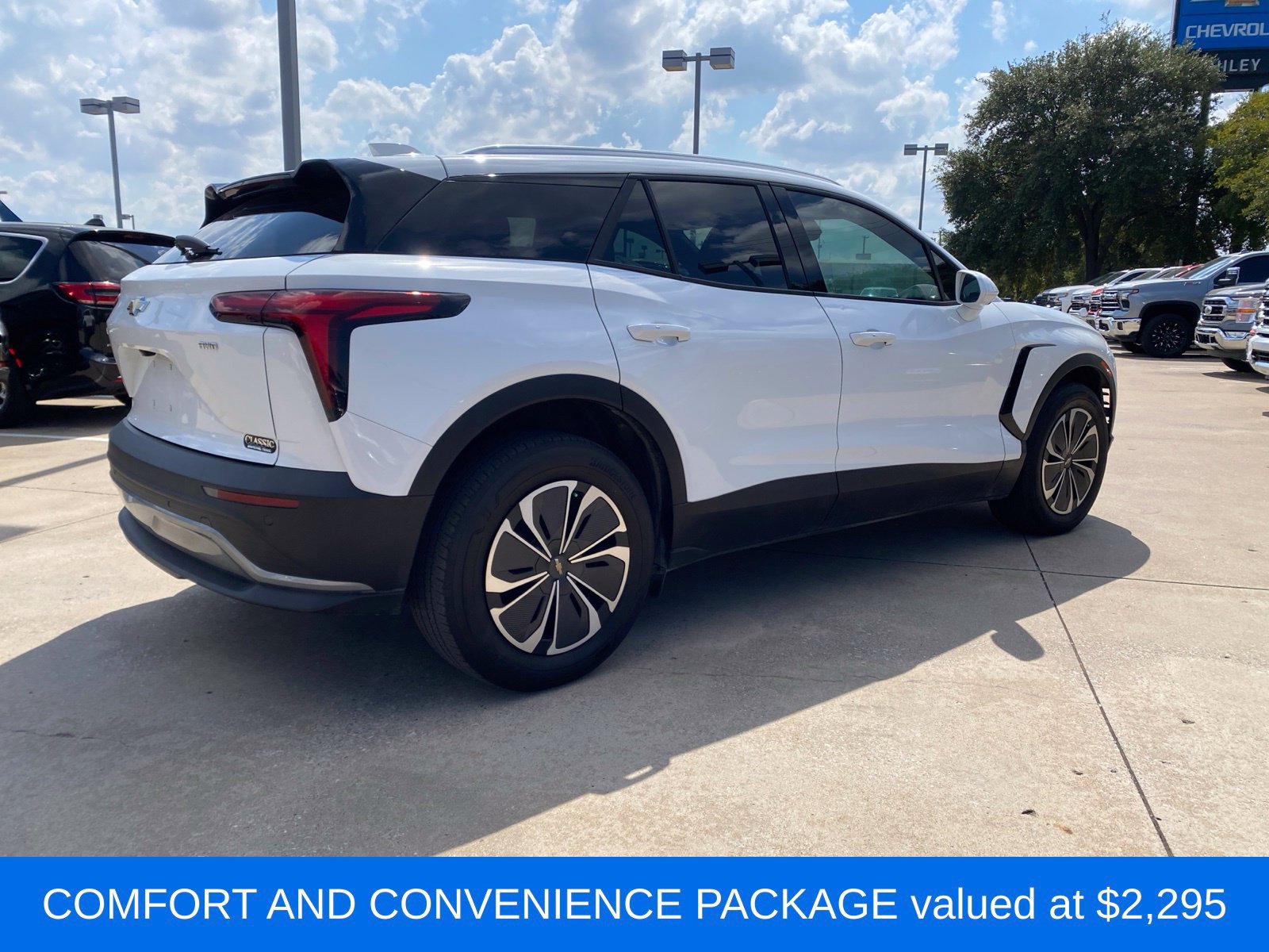 Used 2024 Chevrolet Blazer EV LT AWD/4WD image 3