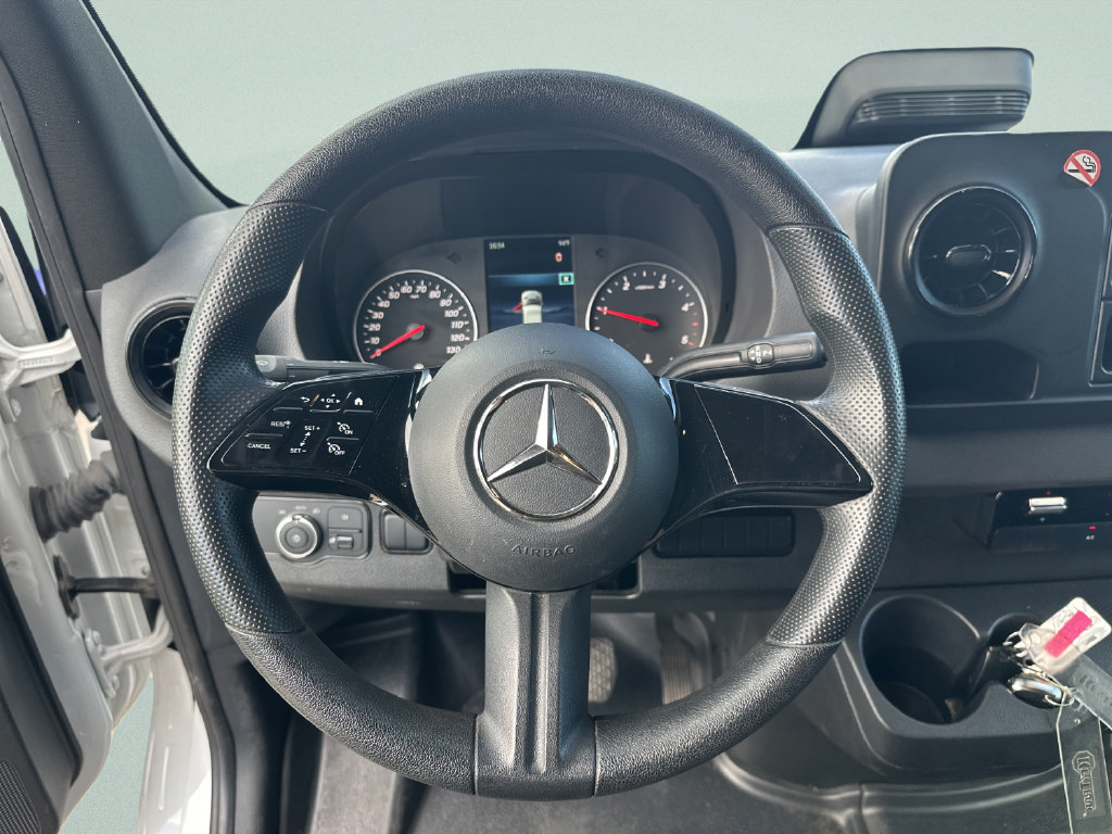 Used 2025 Mercedes-Benz Sprinter 2500 image 15
