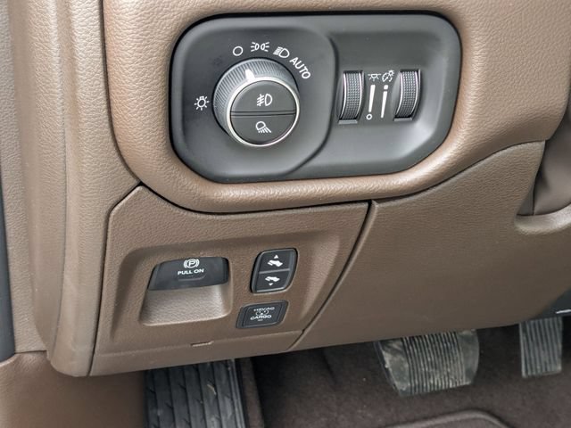 New 2026 RAM 1500 Laramie AWD/4WD image 15