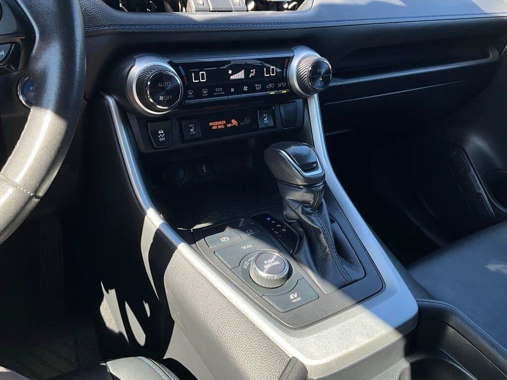 Used 2021 Toyota RAV4 XSE AWD/4WD image 18