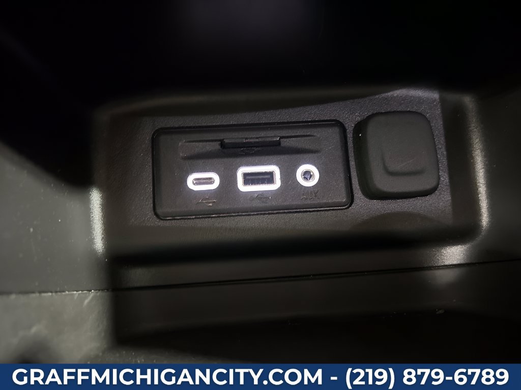 Used 2024 Chevrolet Equinox RS w/ RS Leather Package AWD/4WD image 43