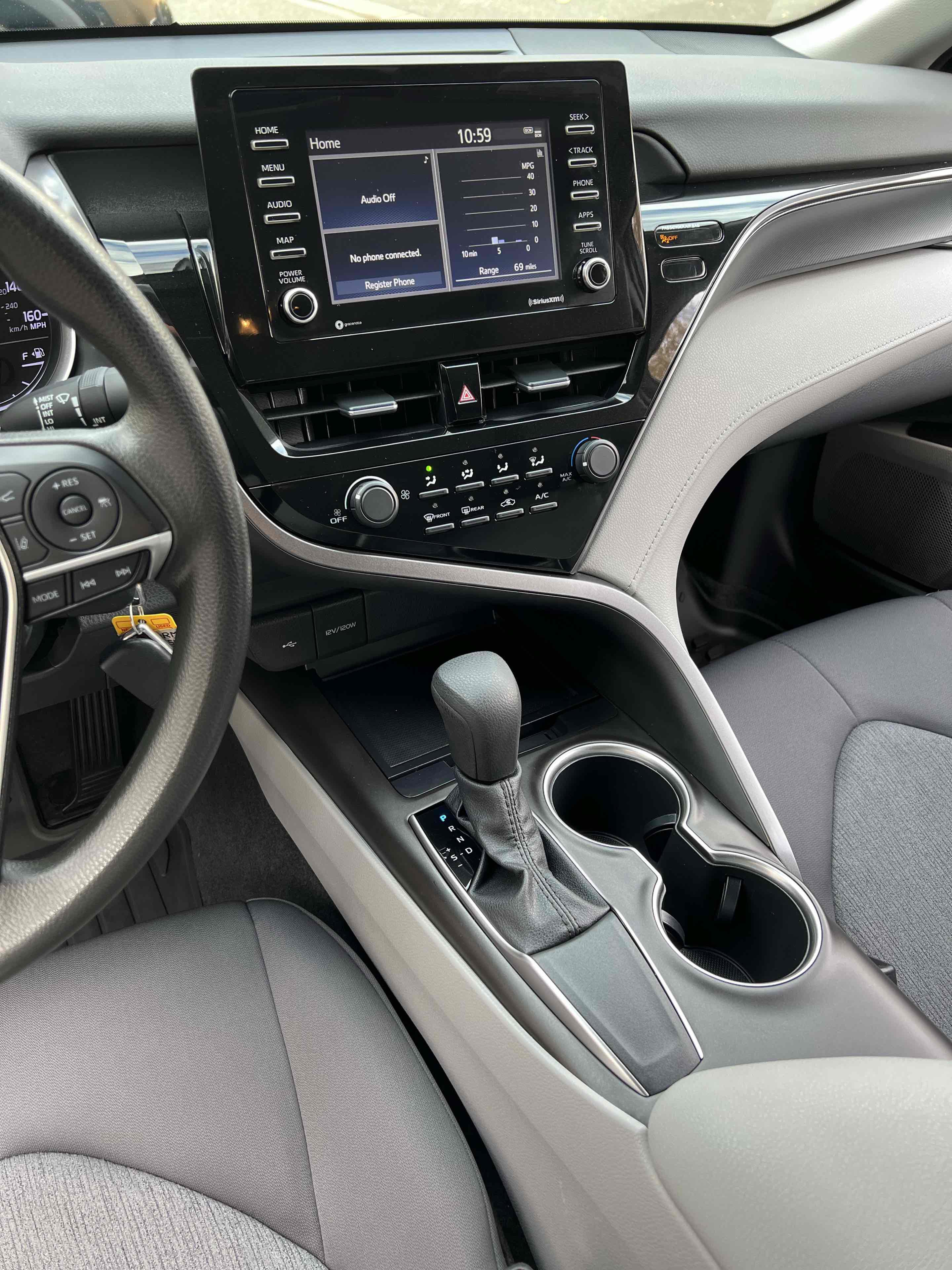 Used 2021 Toyota Camry LE image 39