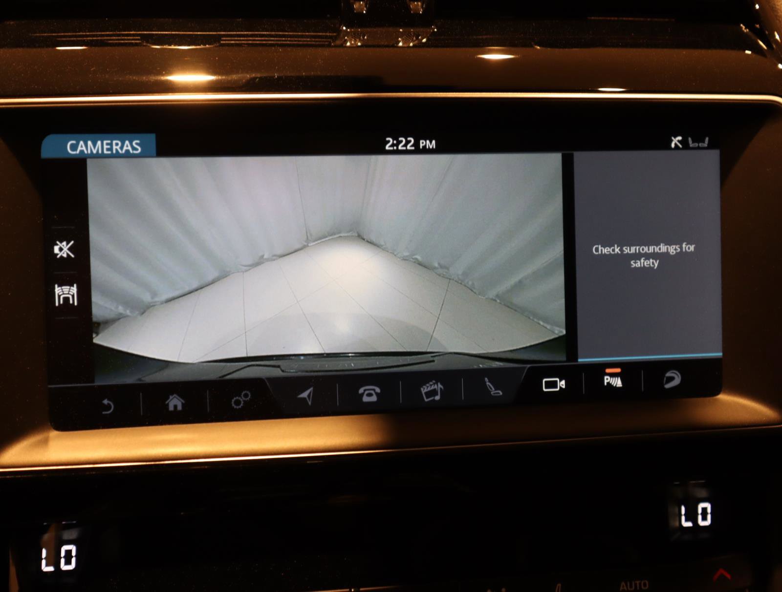 Used 2020 Jaguar F-PACE SVR image 40