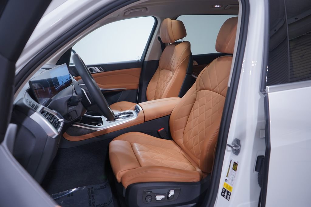 Used 2024 BMW X7 xDrive40i image 7