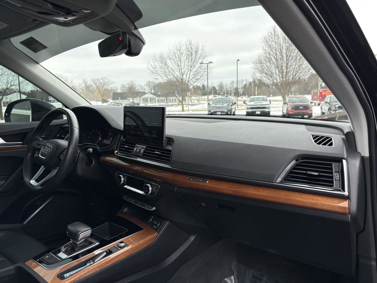 Used 2021 Audi Q5 Premium w/ Convenience Package image 22