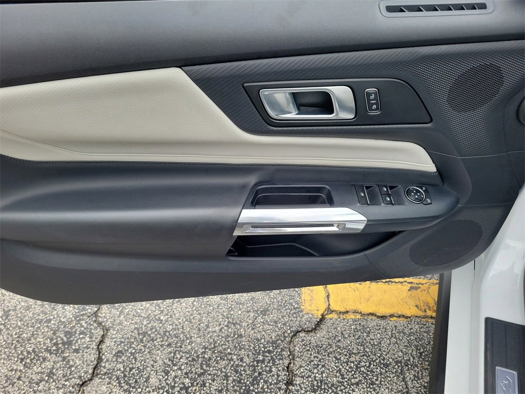 Certified 2025 Ford Mustang Premium image 10