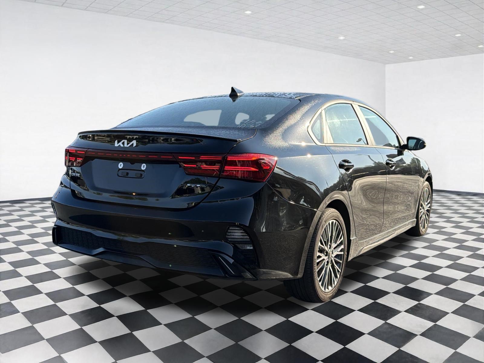 Used 2024 Kia Forte GT-Line FWD image 4
