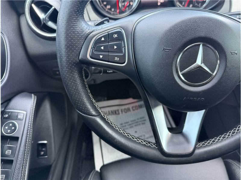Used 2018 Mercedes-Benz CLA 250 image 36