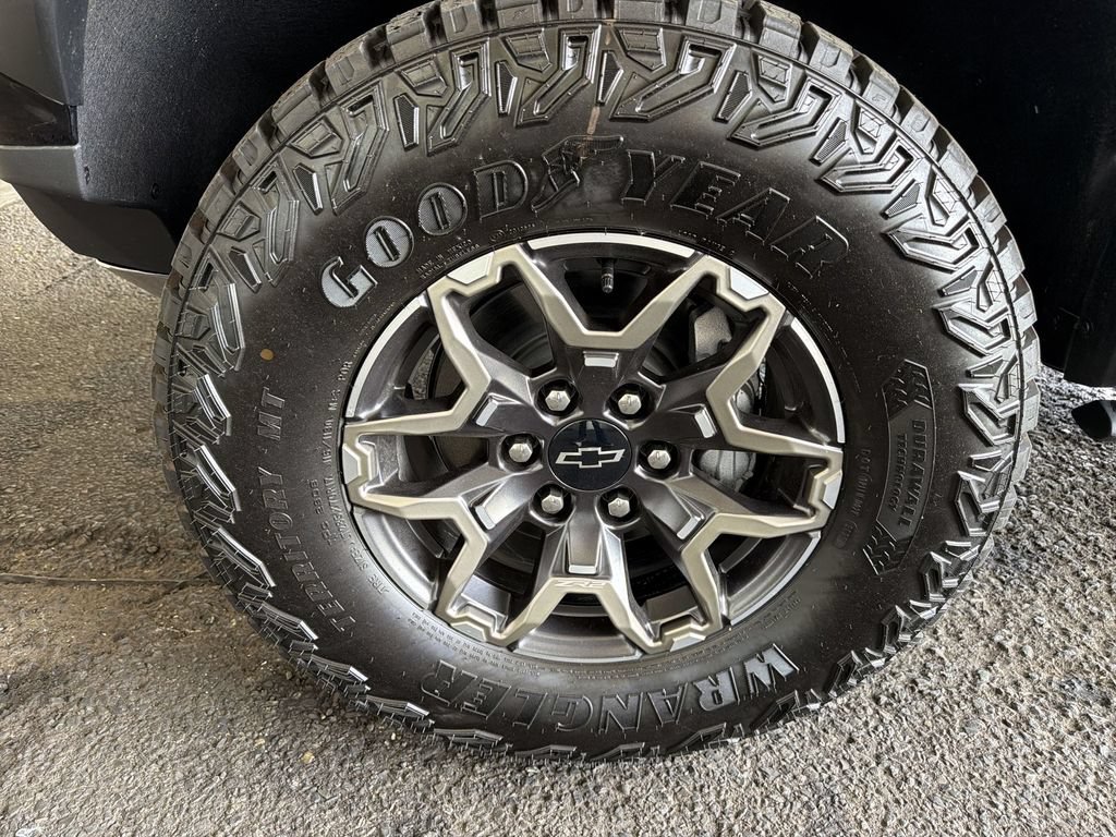 New 2026 Chevrolet Colorado ZR2 w/ Technology Package AWD/4WD image 35