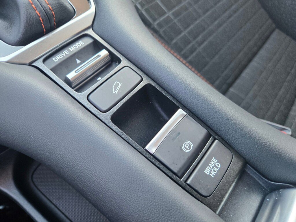 Certified 2025 Honda HR-V Sport image 17