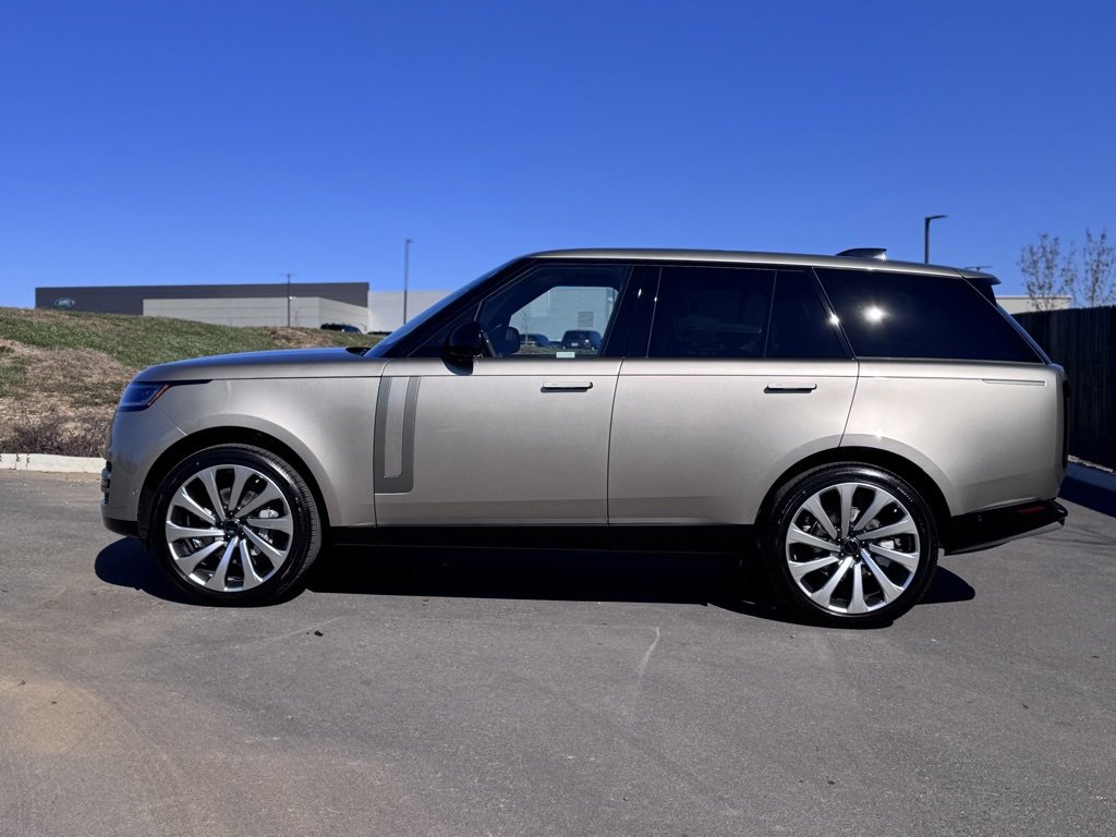 New 2026 Land Rover Range Rover SE image 5