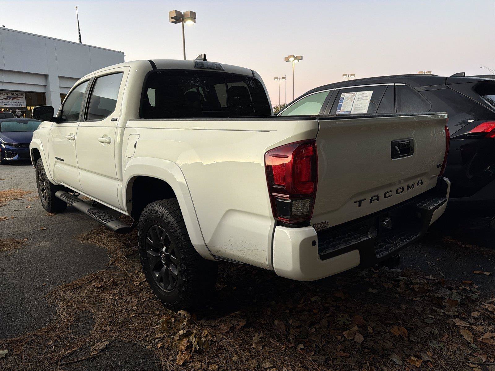 Used 2022 Toyota Tacoma SR5 RWD image 7