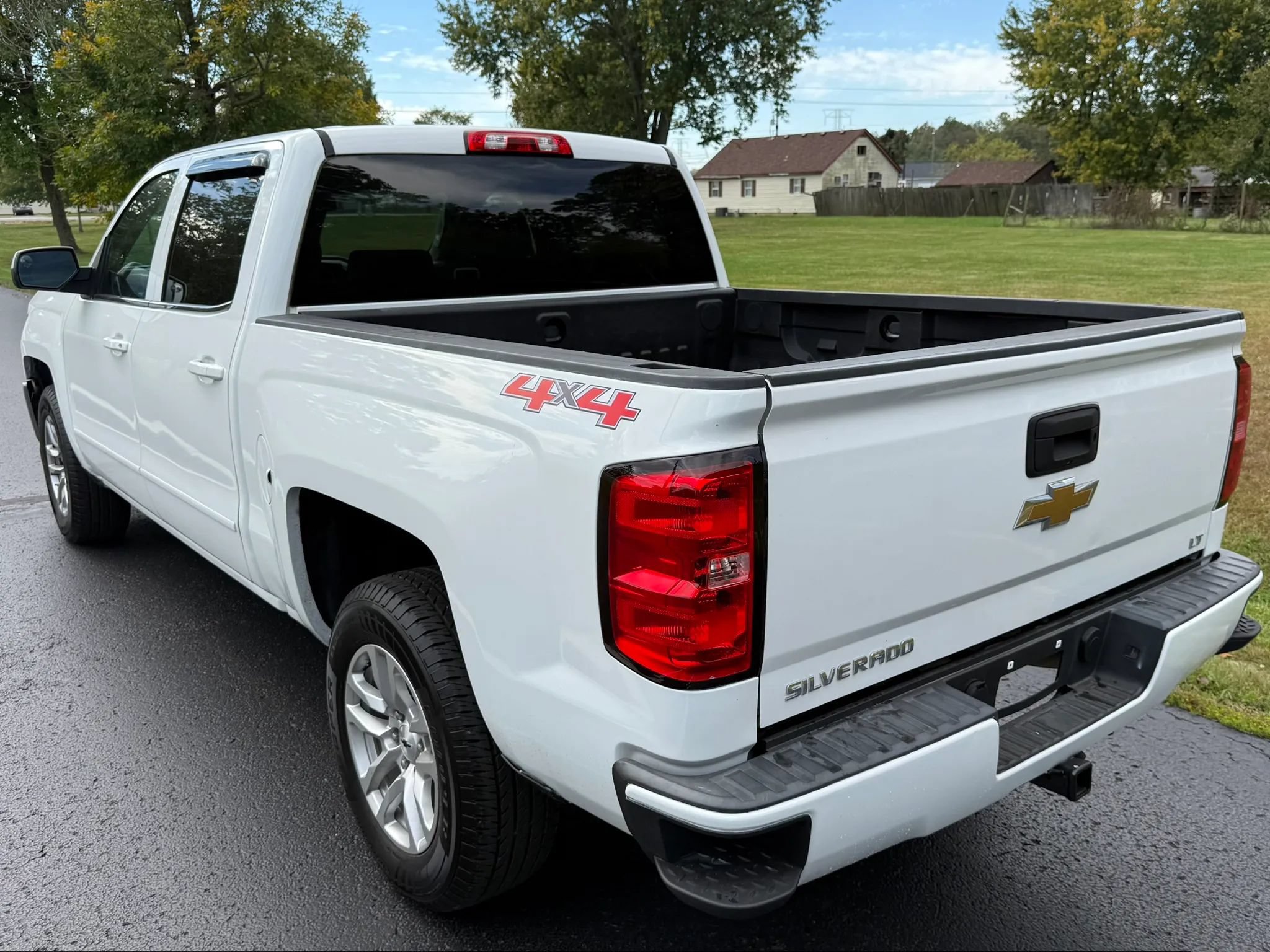 Used 2018 Chevrolet Silverado 1500 LT AWD/4WD image 14