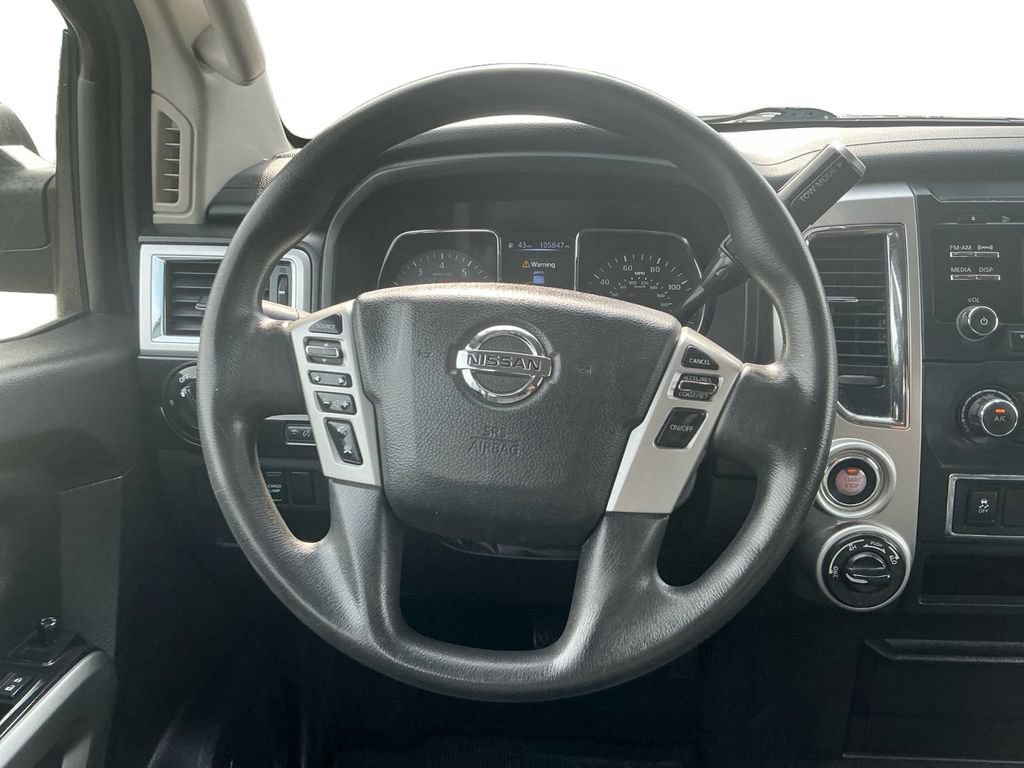Used 2017 Nissan Titan 4x4 Crew Cab image 18