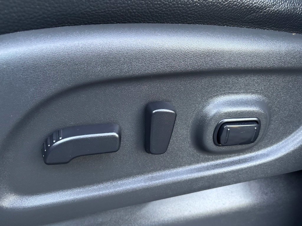 Used 2019 Nissan Titan PRO-4X AWD/4WD image 17