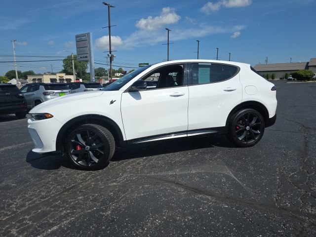 Used 2025 Dodge Hornet R/T w/ R/T Plus Package AWD/4WD image 3