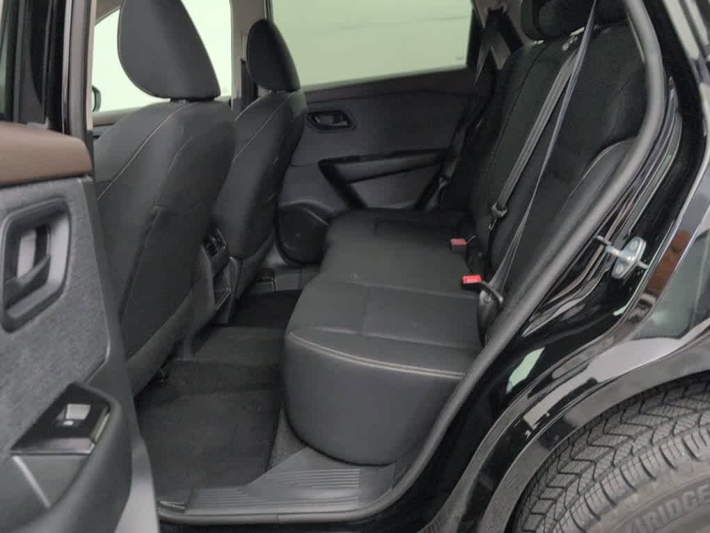 Used 2023 Nissan Rogue S AWD/4WD image 15