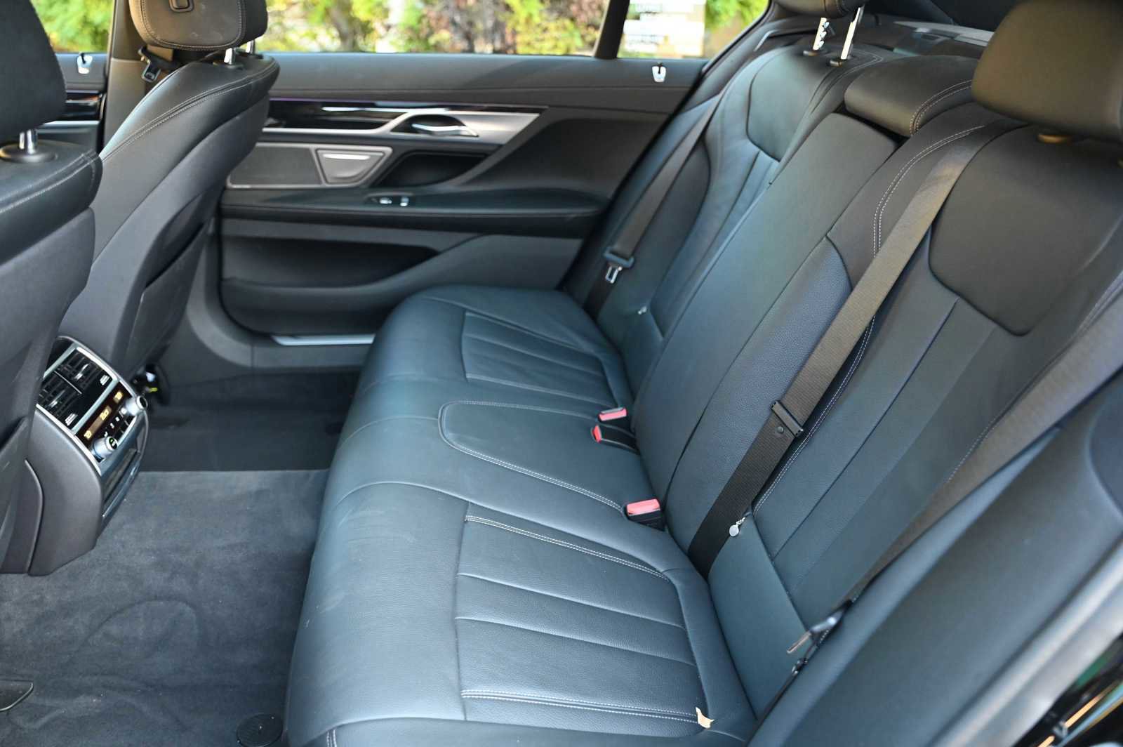 Used 2019 BMW 740i w/ M Sport Package image 19