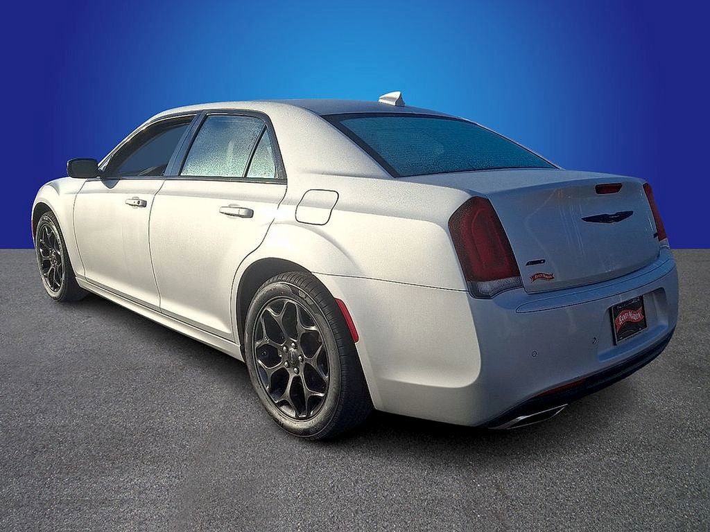 Used 2023 Chrysler 300 Touring L w/ Popular Equipment Group image 6