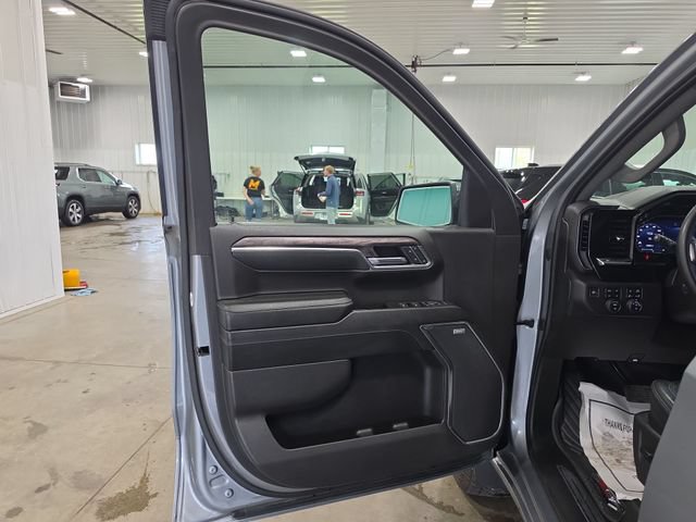 Used 2024 Chevrolet Silverado 1500 LTZ AWD/4WD image 24