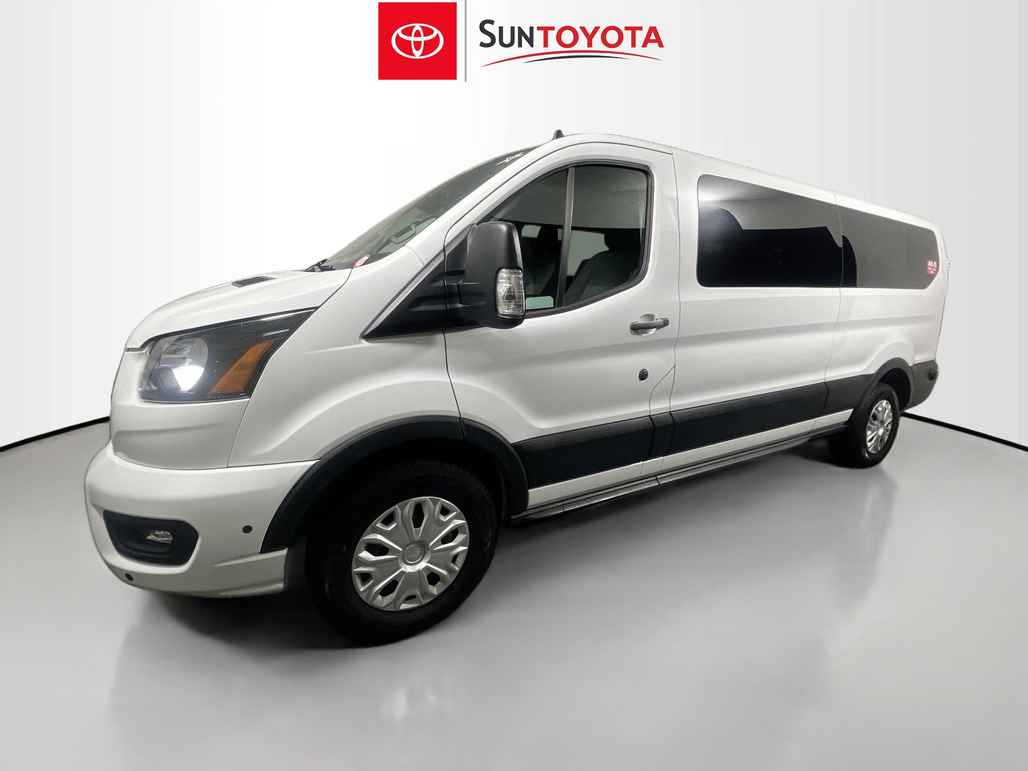 Used 2024 Ford Transit 350 XLT image 9