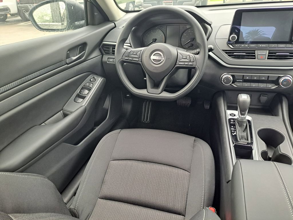 Used 2025 Nissan Altima 2.5 S image 11
