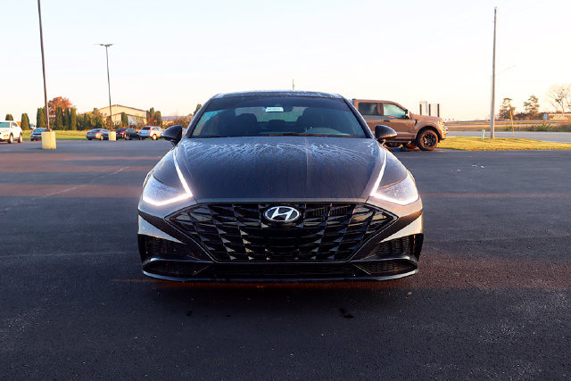 Used 2023 Hyundai Sonata SEL Plus w/ Cargo Package FWD image 2