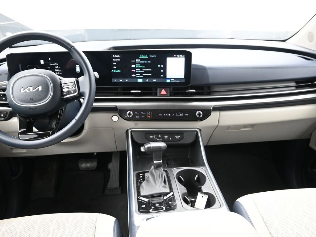 New 2025 Kia Carnival SX w/ SX Dark Edition Package image 32